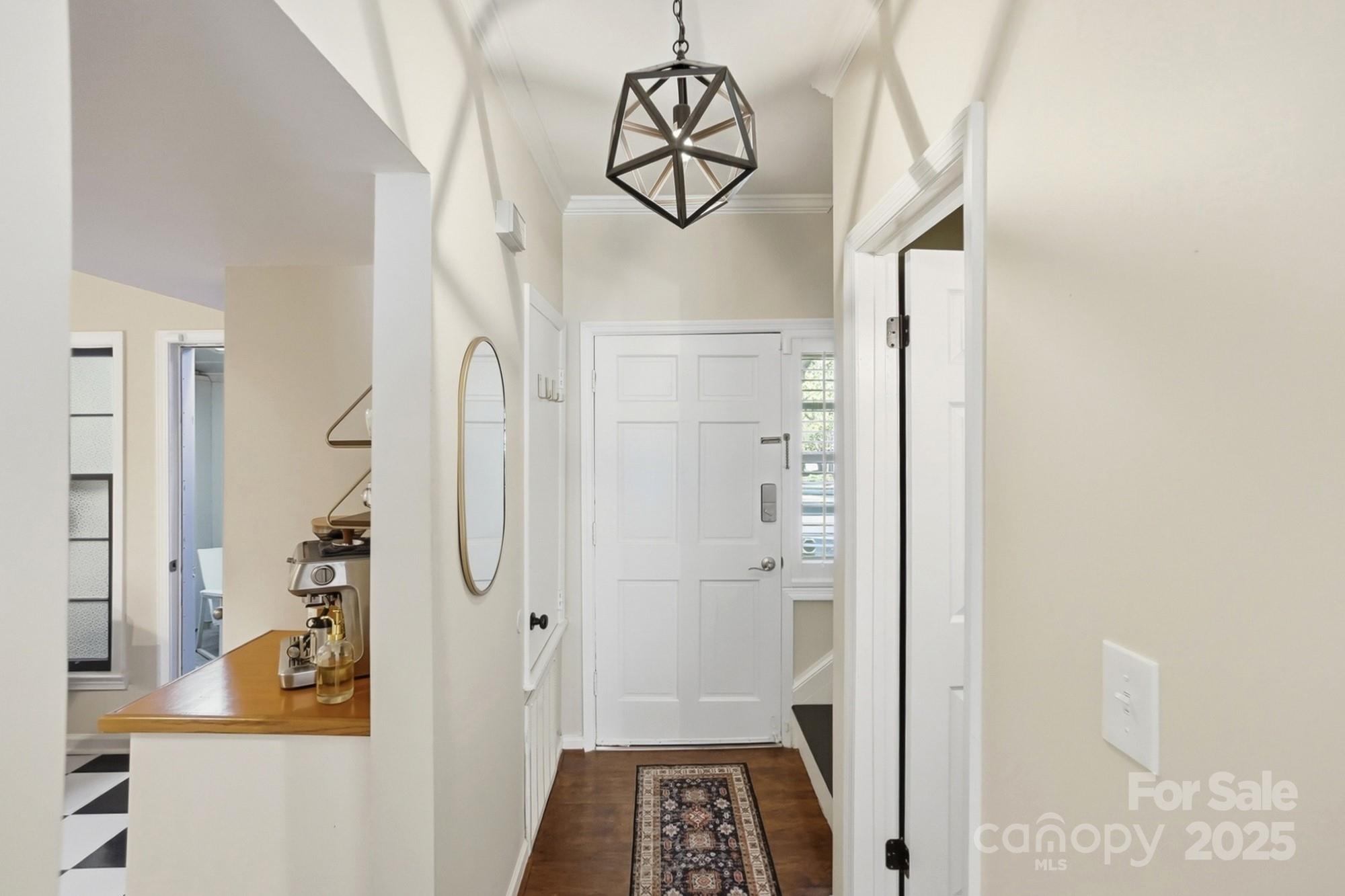 5913 Quail Hollow Road Charlotte, NC 28210 - Photo 7 of 47 a view of entryway