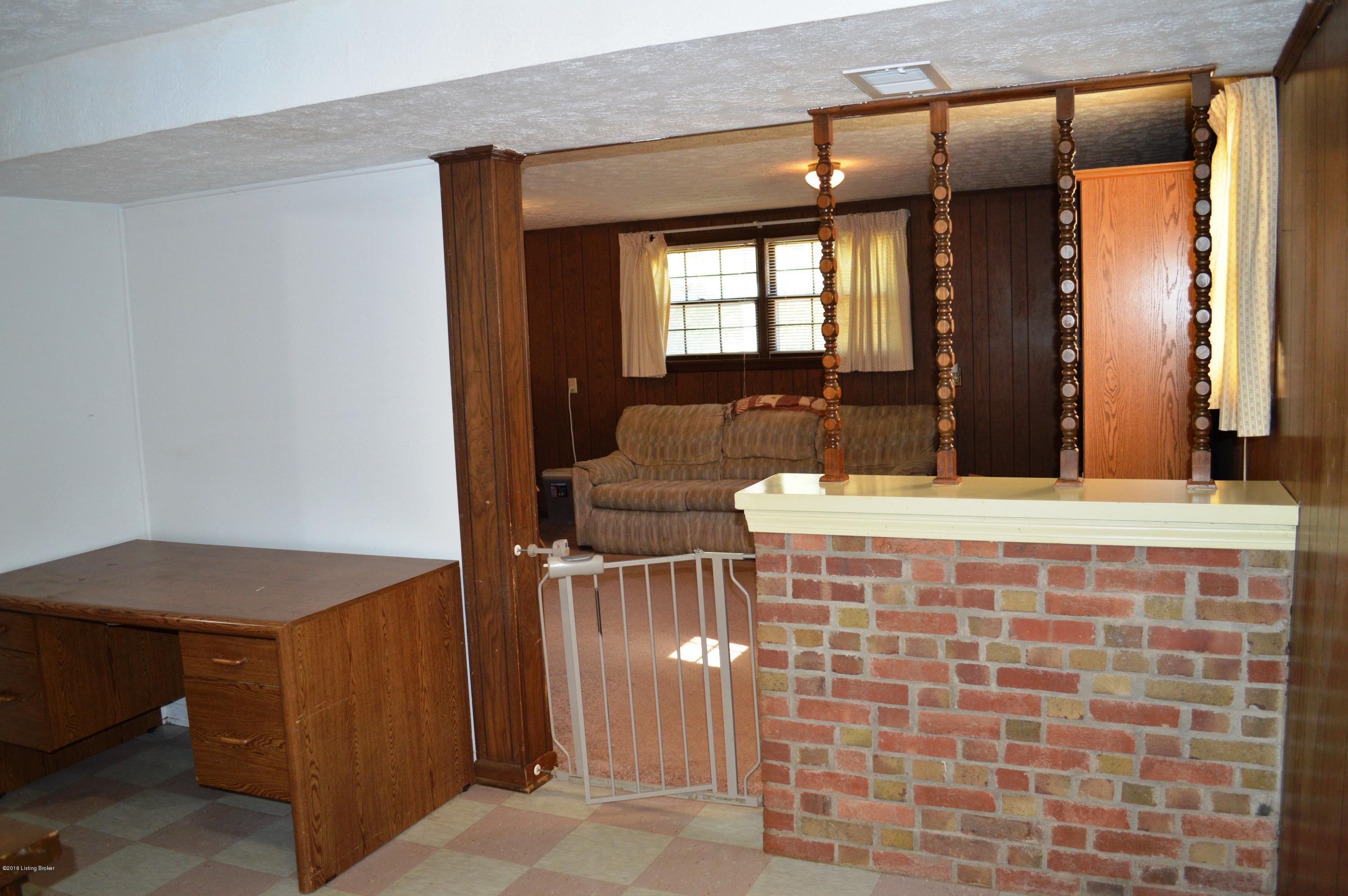 5304 Rayburn Road Louisville, KY 40272 - Photo 27 of 29 DSC_0849
