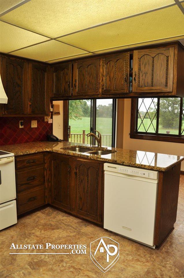 3153 South State Road Davison, MI 48423 - Photo 18 of 58 50056123-17.JPG