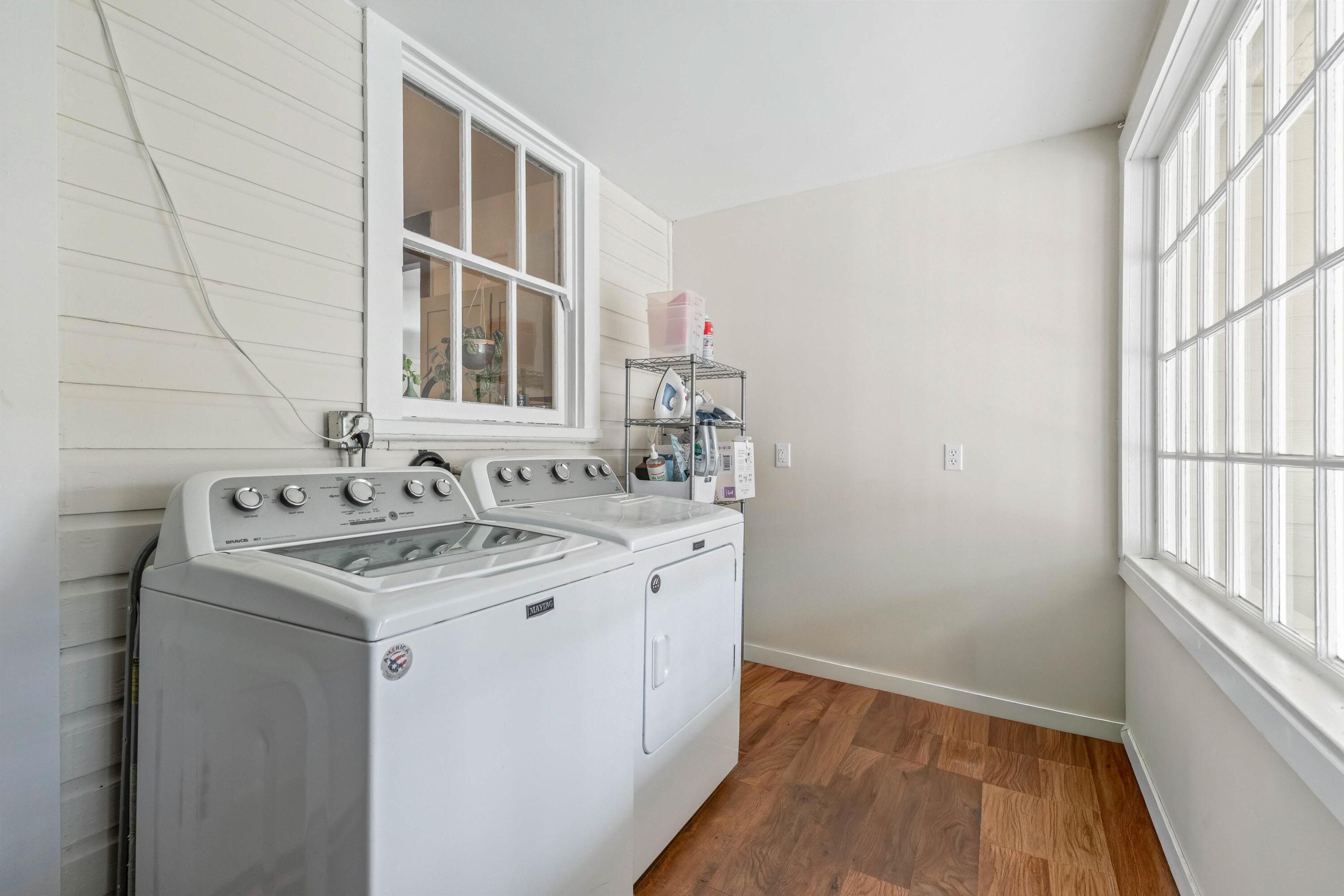 496 Southwest 2nd Street Madras, OR 97741 - Photo 21 of 37 a utility room with a sink dryer and washer