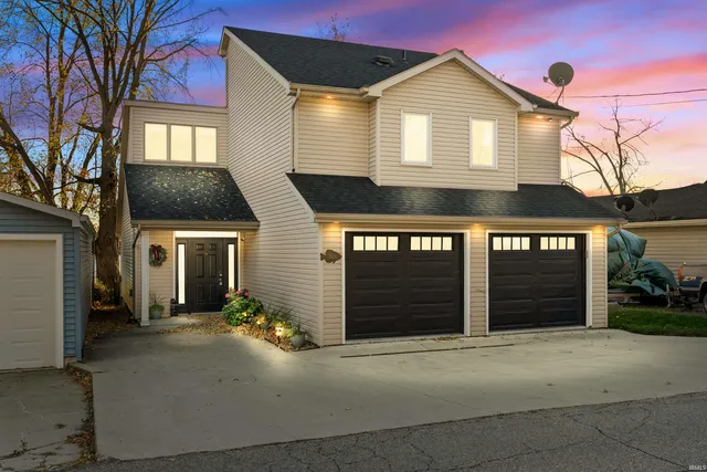 $599,999 | 2624 East Stalf Road, Columbia City, IN 46725