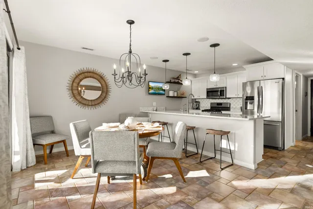 $599,999 | 2624 East Stalf Road, Columbia City, IN 46725