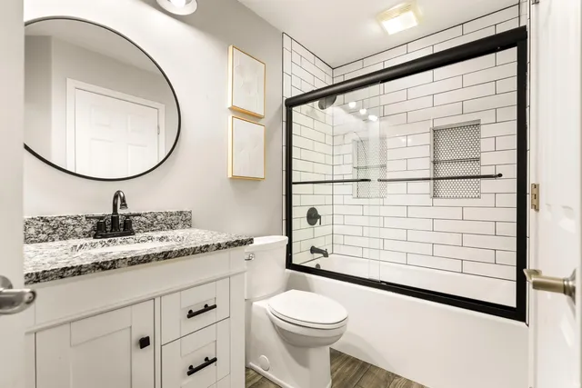 $599,999 | 2624 East Stalf Road, Columbia City, IN 46725