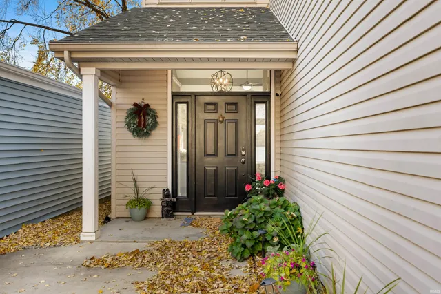 $599,999 | 2624 East Stalf Road, Columbia City, IN 46725