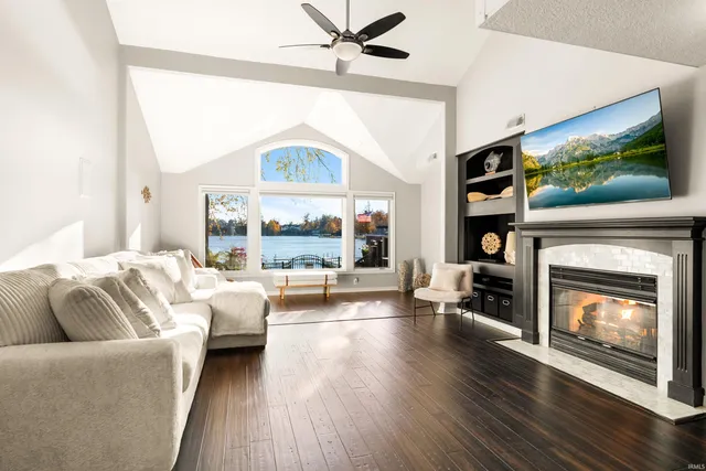 $599,999 | 2624 East Stalf Road, Columbia City, IN 46725