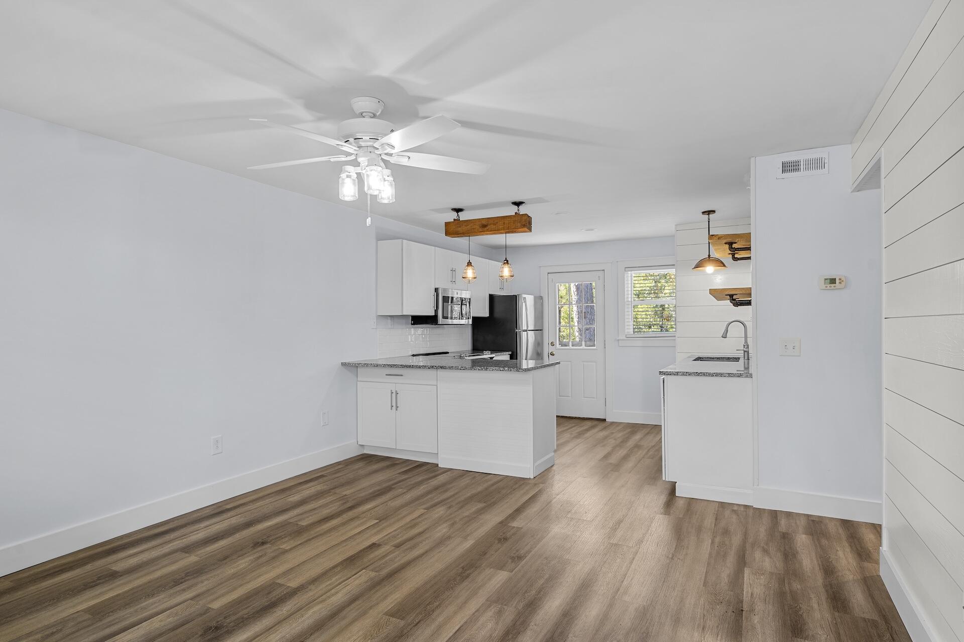 404 St Charles Court Charleston, SC 29407 - Photo 24 of 28 VirtualStageFamilyandKitchen3