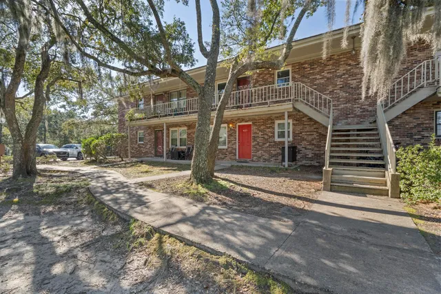 $285,000 | 404 St Charles Court, Charleston, SC 29407