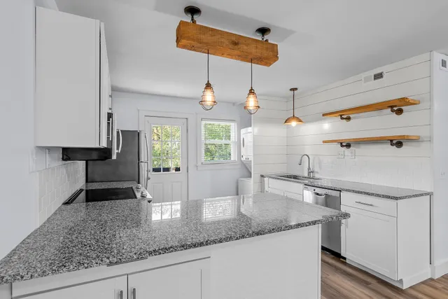 $285,000 | 404 St Charles Court, Charleston, SC 29407