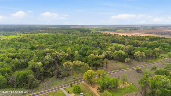$390,000 | 2 Nail Road, Walls, MS 38680