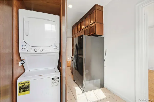 $425,000 | 1 Meadow Drive, Unit 3H1, Woodmere, NY 11598