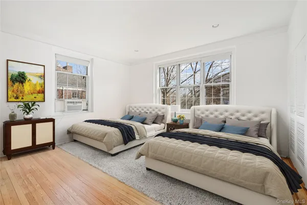 $425,000 | 1 Meadow Drive, Unit 3H1, Woodmere, NY 11598