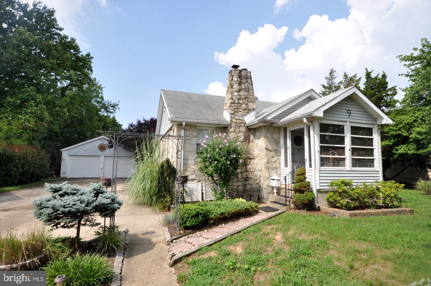 9 Alden Avenue Riverside, NJ 08075 - Photo 2 of 40