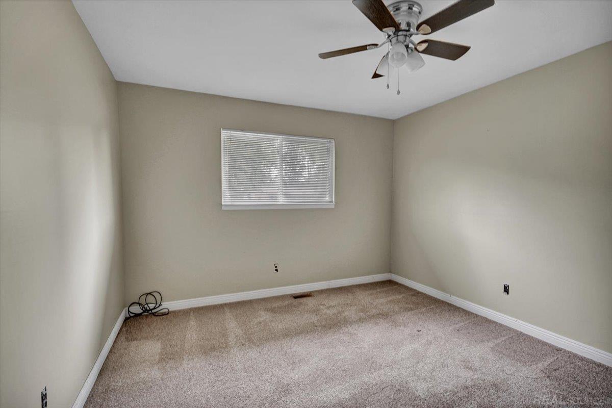 28490 Cotton Road New Baltimore, MI 48047 - Photo 14 of 21 50189435-ef231c31-323e-445f-bde9-e585525895fc.JPG
