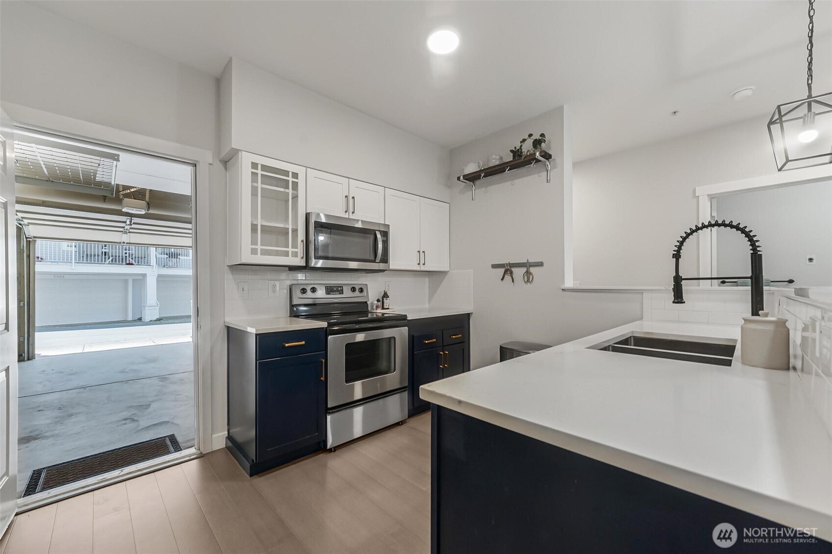 2970 Southwest Raymond Street, Unit 102 Seattle, WA 98126 - Photo 8 of 33