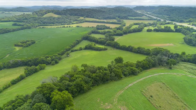 $1,500,000 | 1914 Thompson's Station Road East, Thompson's Station, TN 37179