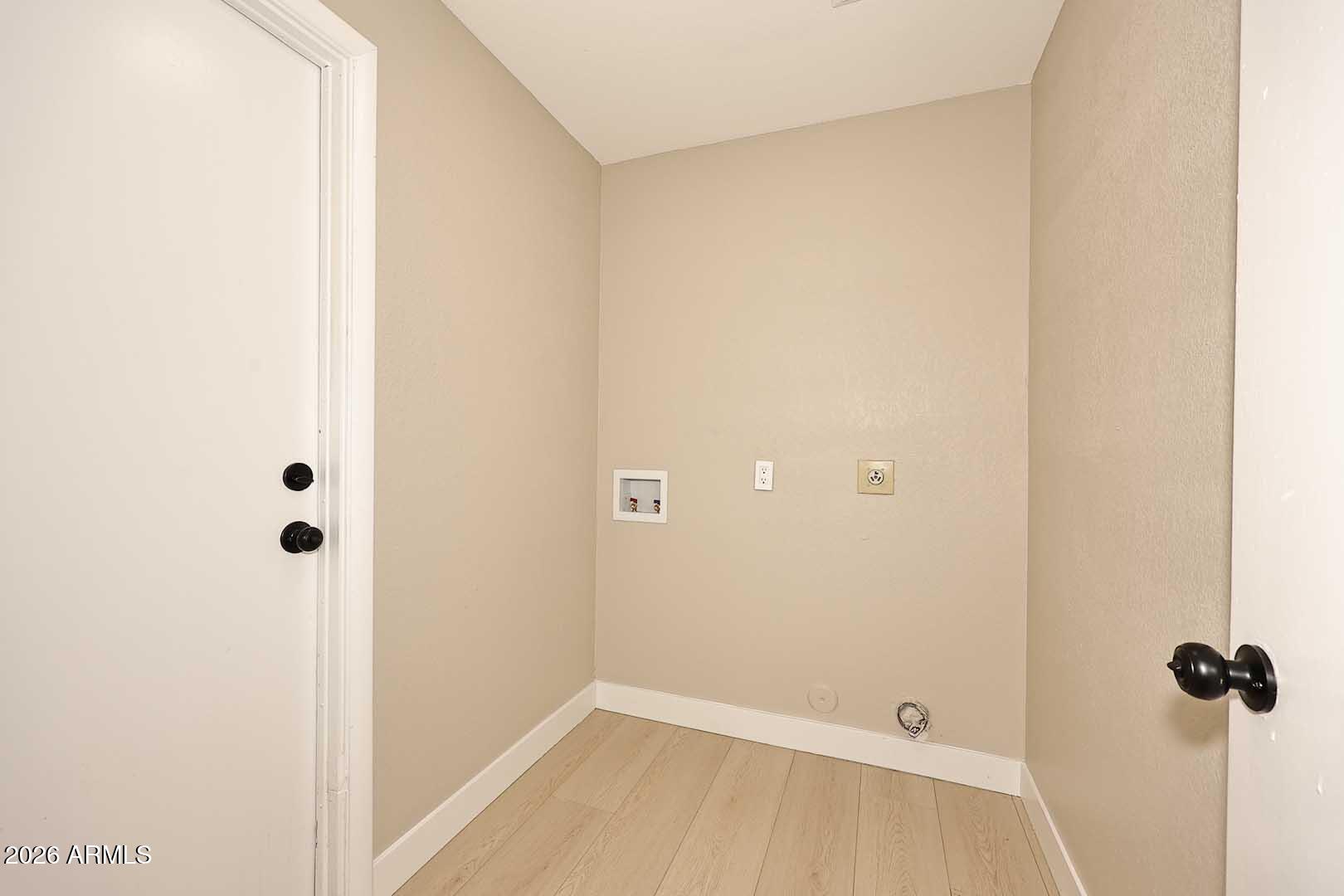 10844 West Ruth Avenue Peoria, AZ 85345 - Photo 15 of 33 a view of a bathroom with a shower