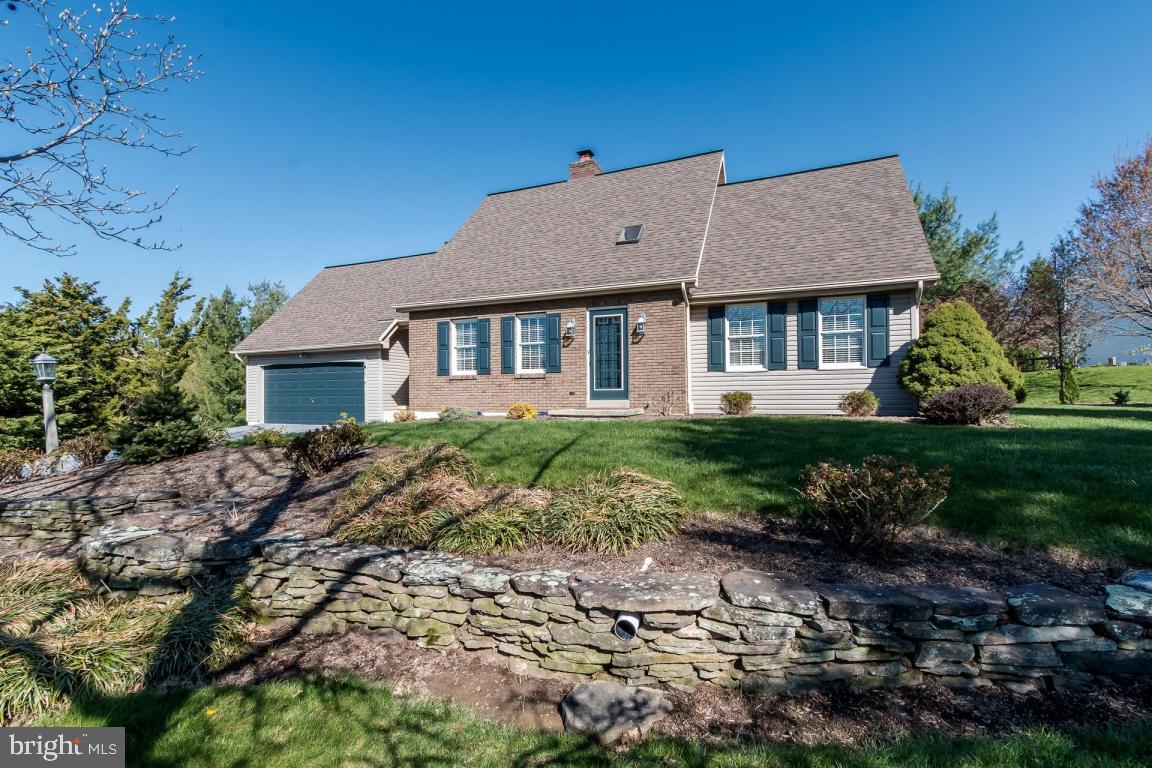 8 Irish Place Lititz, PA 17543 - Photo 1 of 53