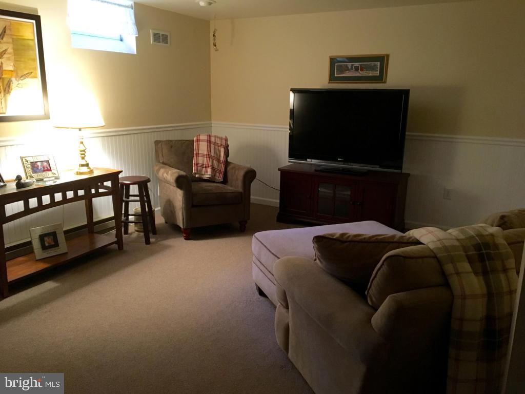 8 Irish Place Lititz, PA 17543 - Photo 34 of 53