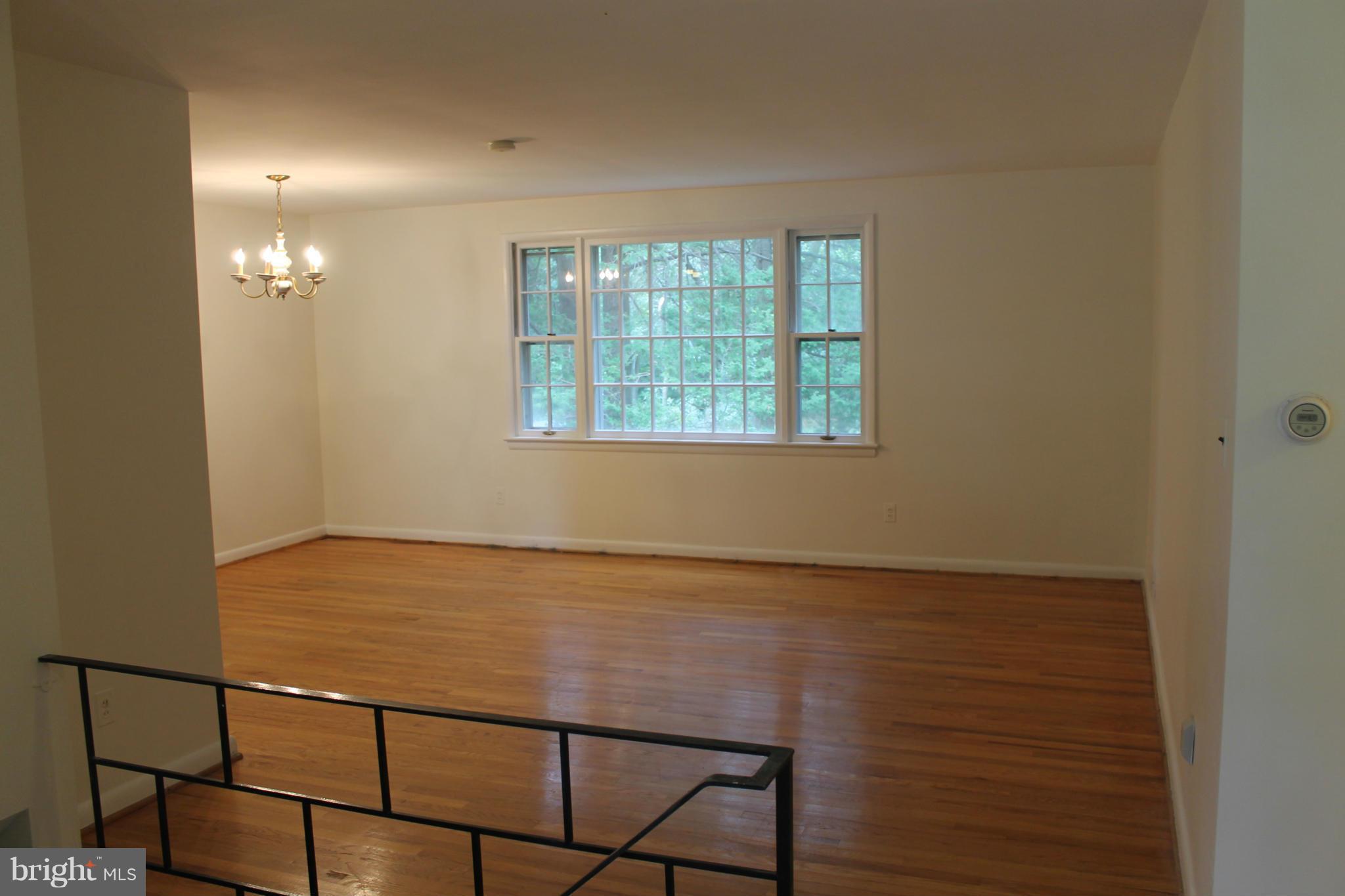 9413 Curran Road Silver Spring, MD 20901 - Photo 11 of 26 Living Room