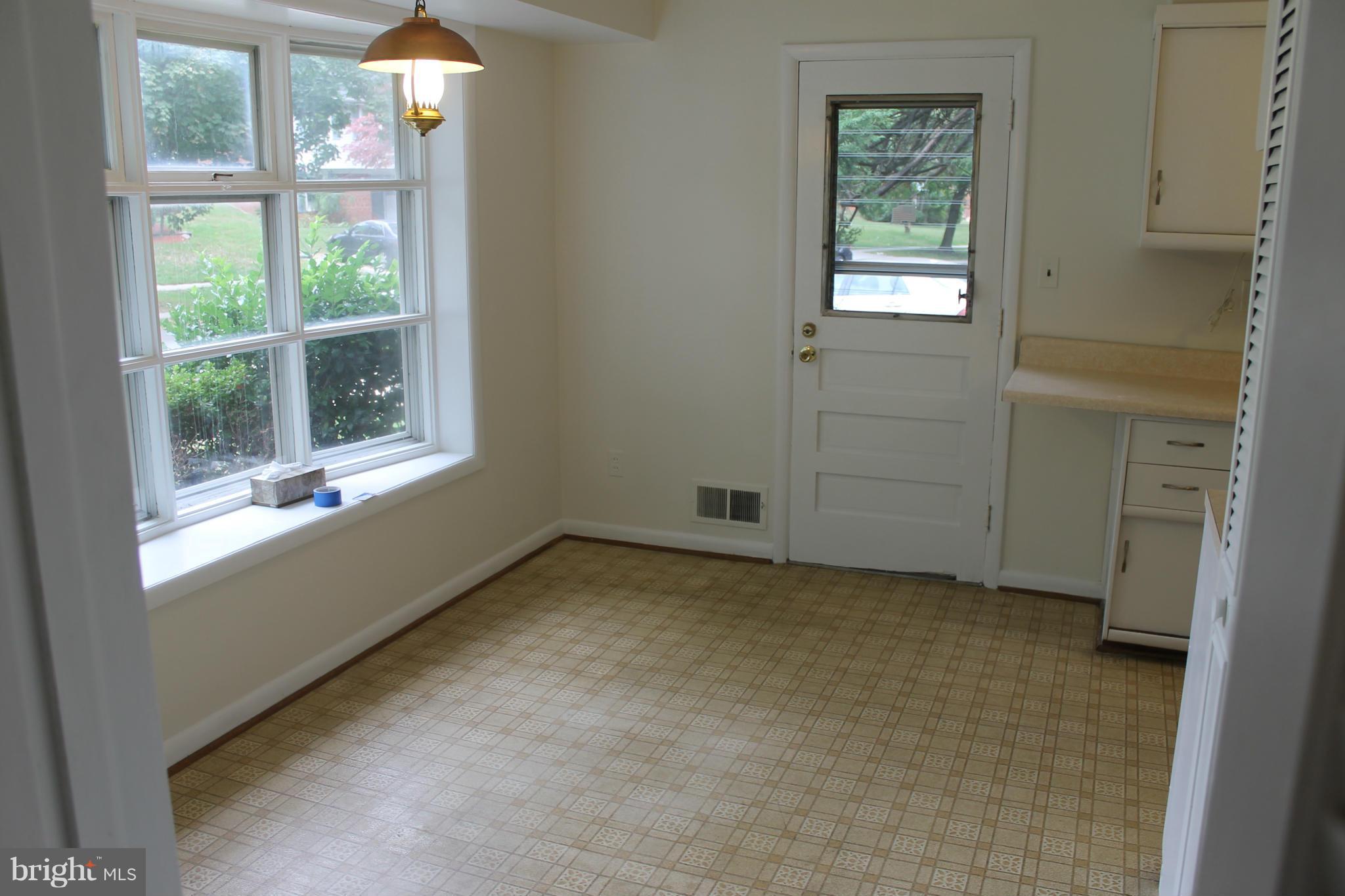 9413 Curran Road Silver Spring, MD 20901 - Photo 15 of 26 Kitchen