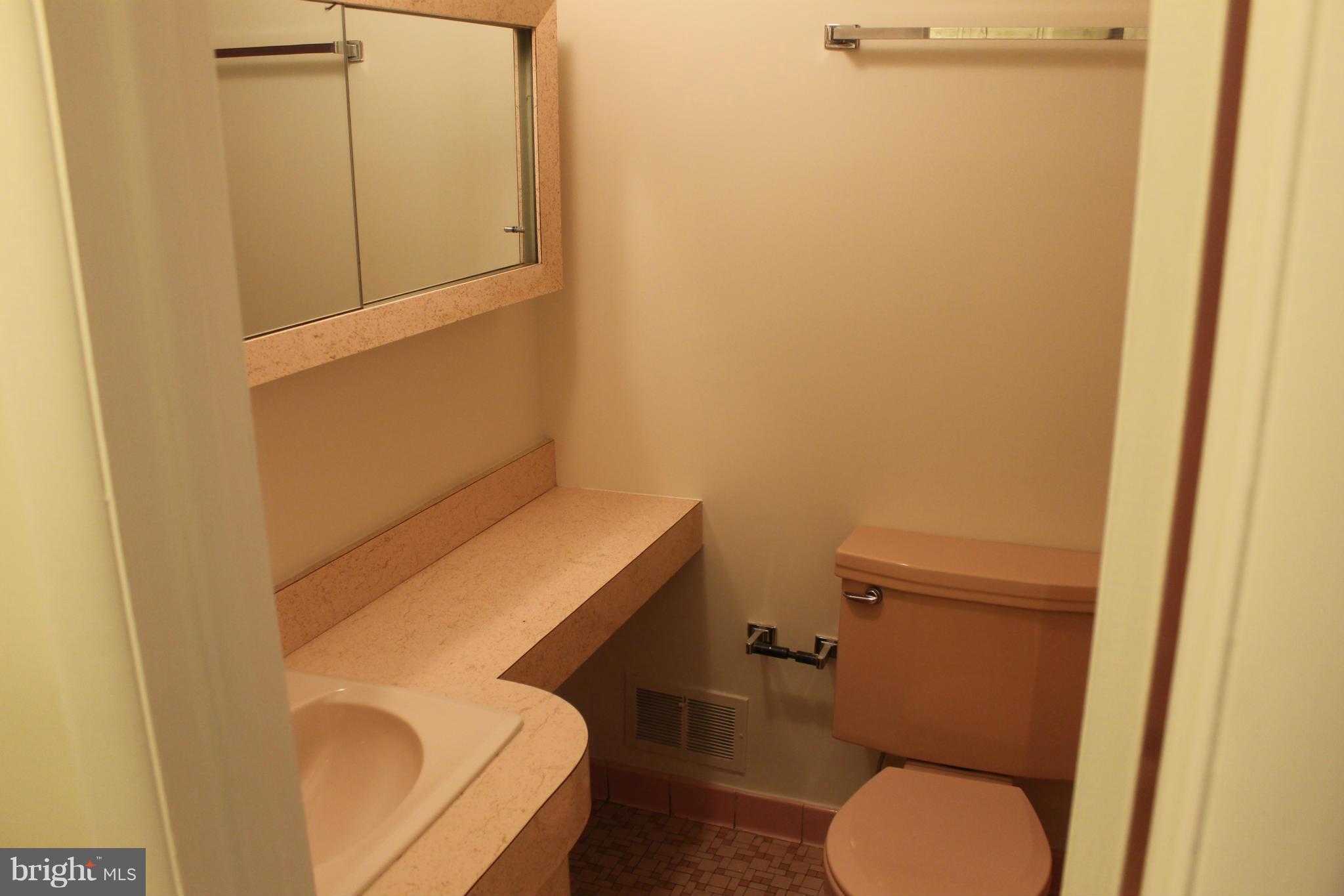 9413 Curran Road Silver Spring, MD 20901 - Photo 10 of 26 Bath