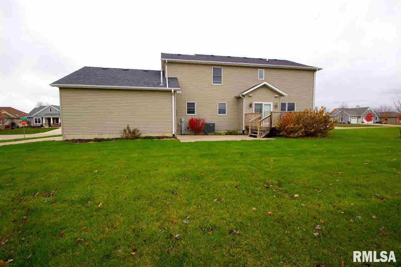 1025 Rustic View Court Eldridge, IA 52748 - Photo 3 of 24 Gallery Image 3