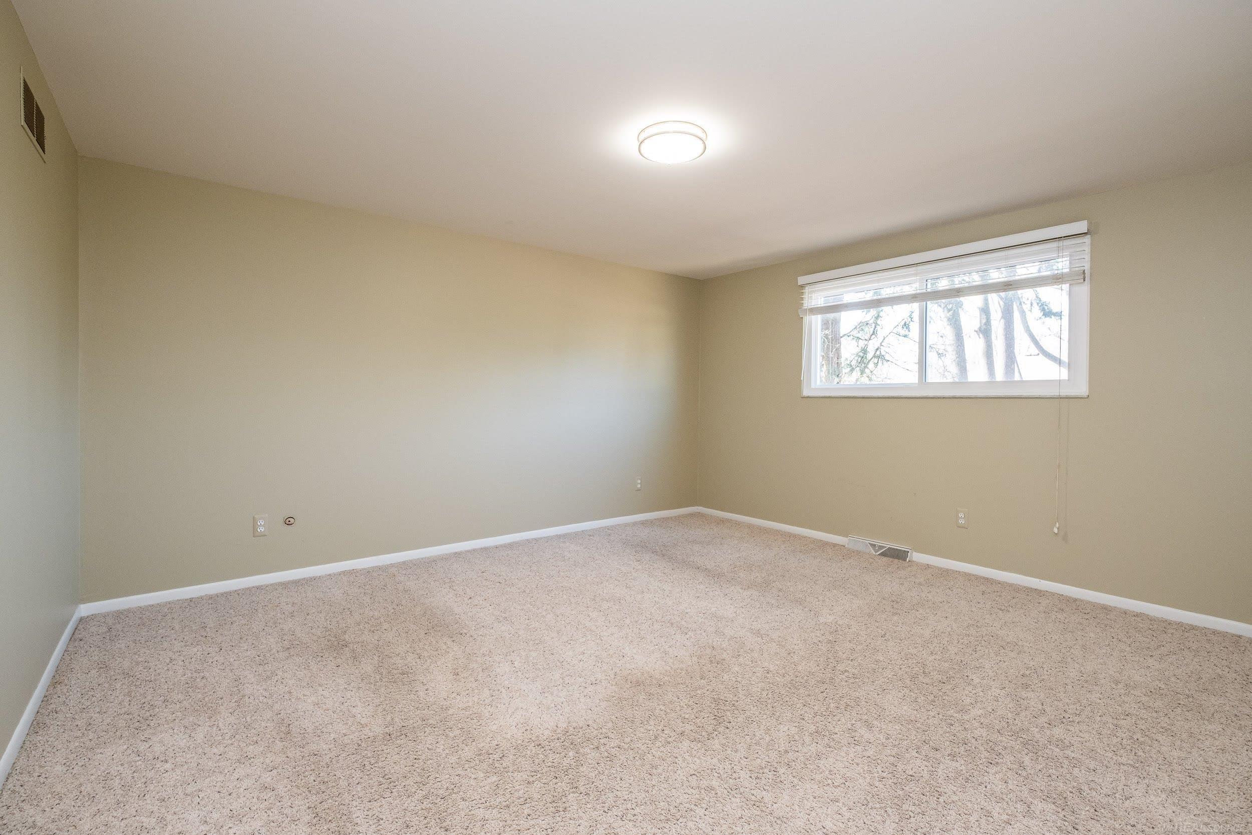 49225 Romeo Plank Road Macomb, MI 48044 - Photo 18 of 32 50171231-3fcddd56-2db0-4212-a777-e558367c592a.JPG