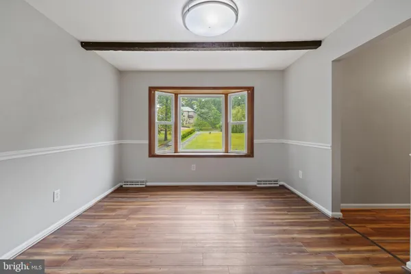 $4,400 | 19822 Smith Circle, Ashburn, VA 20147