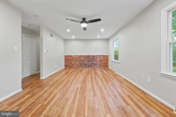 $4,400 | 19822 Smith Circle, Ashburn, VA 20147