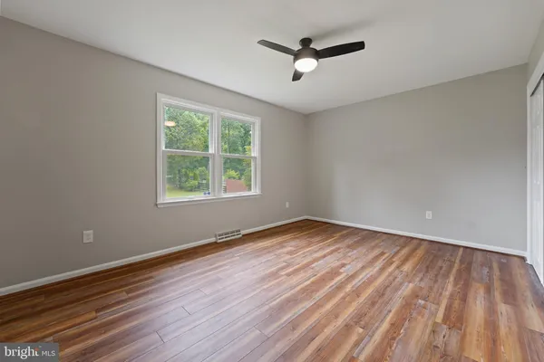 $4,400 | 19822 Smith Circle, Ashburn, VA 20147