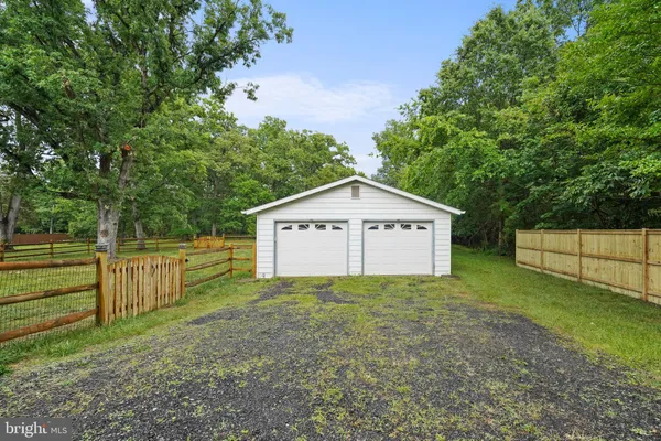 $4,400 | 19822 Smith Circle, Ashburn, VA 20147