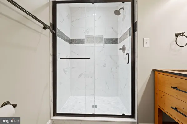 $4,400 | 19822 Smith Circle, Ashburn, VA 20147