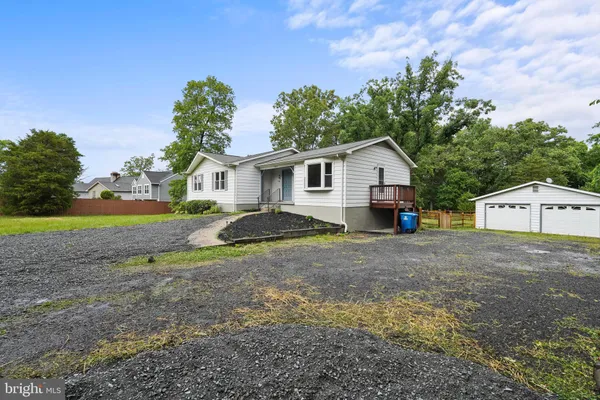 $4,400 | 19822 Smith Circle, Ashburn, VA 20147