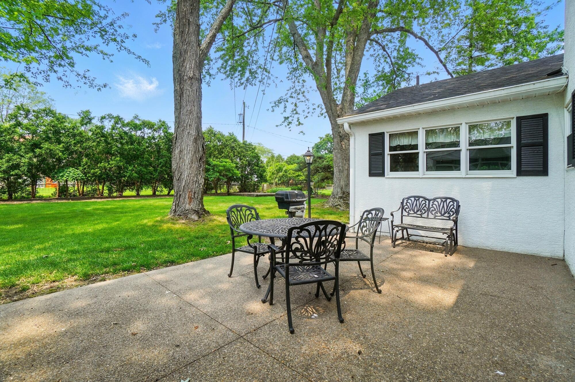 4295 Stratton Road Columbus, OH 43220 - Photo 56 of 60 056