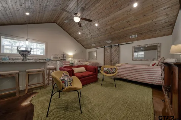 $1,250,000 | 12075 County Road 452, Lindale, TX 75771