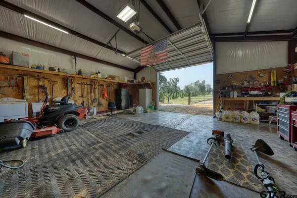 $1,250,000 | 12075 County Road 452, Lindale, TX 75771