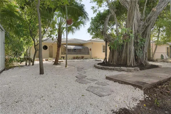$7,500 | 1845 Daytonia Road, Miami Beach, FL 33141