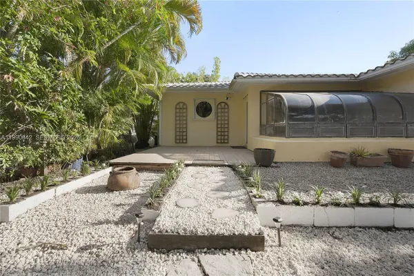 $7,500 | 1845 Daytonia Road, Miami Beach, FL 33141