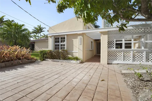 $7,500 | 1845 Daytonia Road, Miami Beach, FL 33141