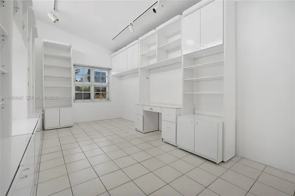 $7,500 | 1845 Daytonia Road, Miami Beach, FL 33141