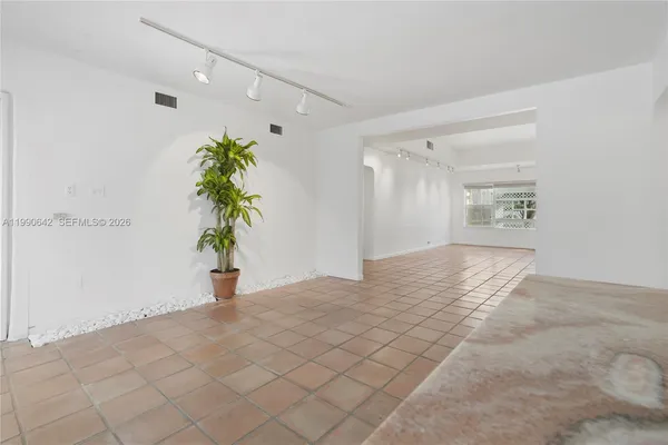 $7,500 | 1845 Daytonia Road, Miami Beach, FL 33141