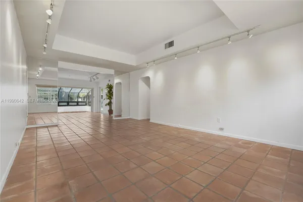 $7,500 | 1845 Daytonia Road, Miami Beach, FL 33141