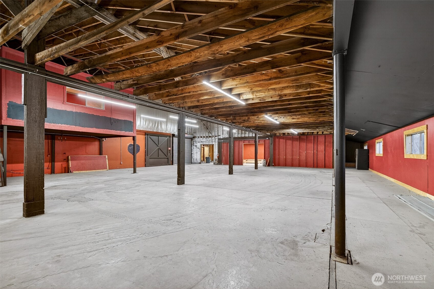 1260 Lower Sunnyslope Road Wenatchee, WA 98801 - Photo 11 of 24 a view of an empty room