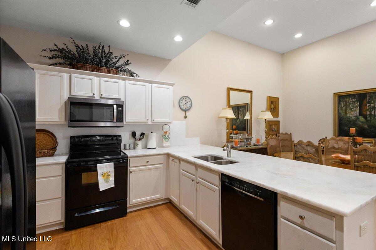 430 Independence Boulevard Flowood, MS 39232 - Photo 18 of 33 Kitchen