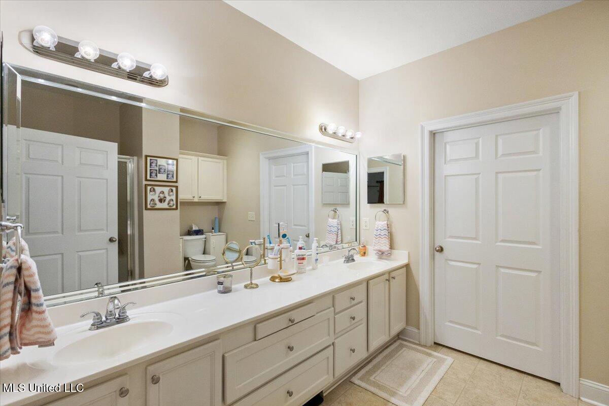 430 Independence Boulevard Flowood, MS 39232 - Photo 21 of 33 Primary bathroom