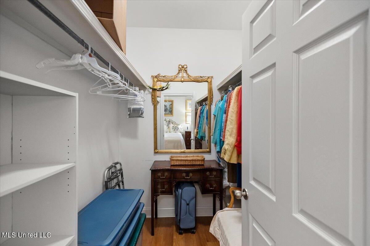 430 Independence Boulevard Flowood, MS 39232 - Photo 24 of 33 Second walk in closet