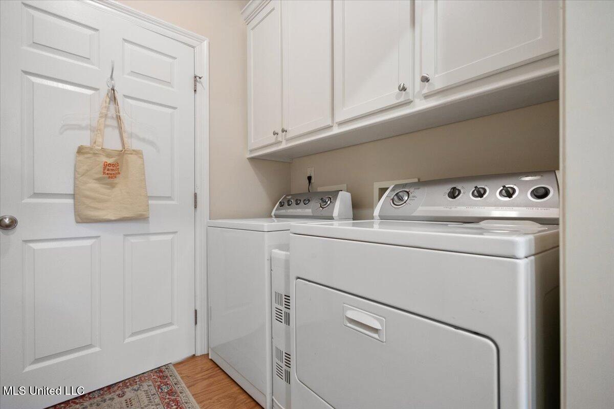 430 Independence Boulevard Flowood, MS 39232 - Photo 29 of 33 Laundry