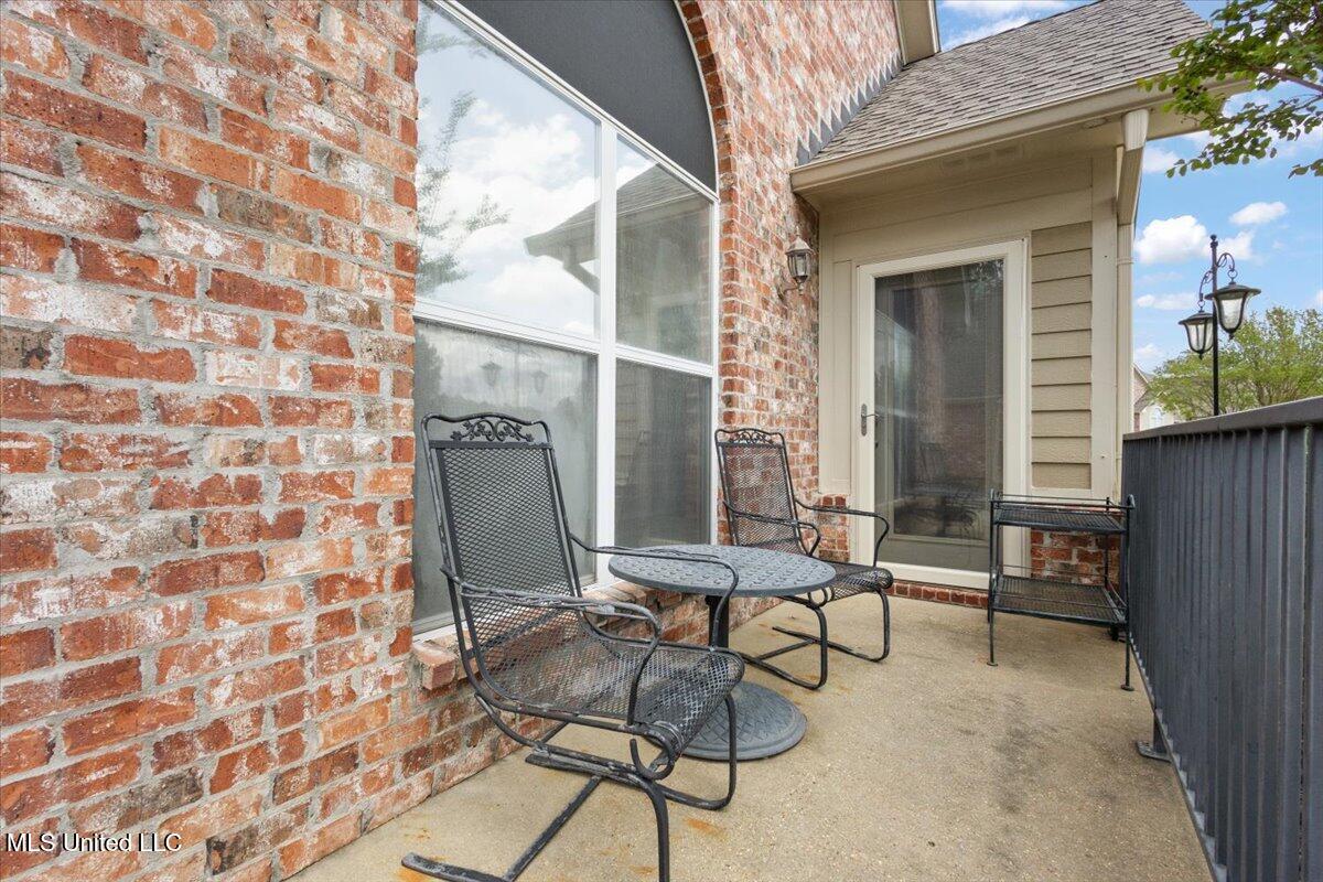 430 Independence Boulevard Flowood, MS 39232 - Photo 32 of 33 Side patio