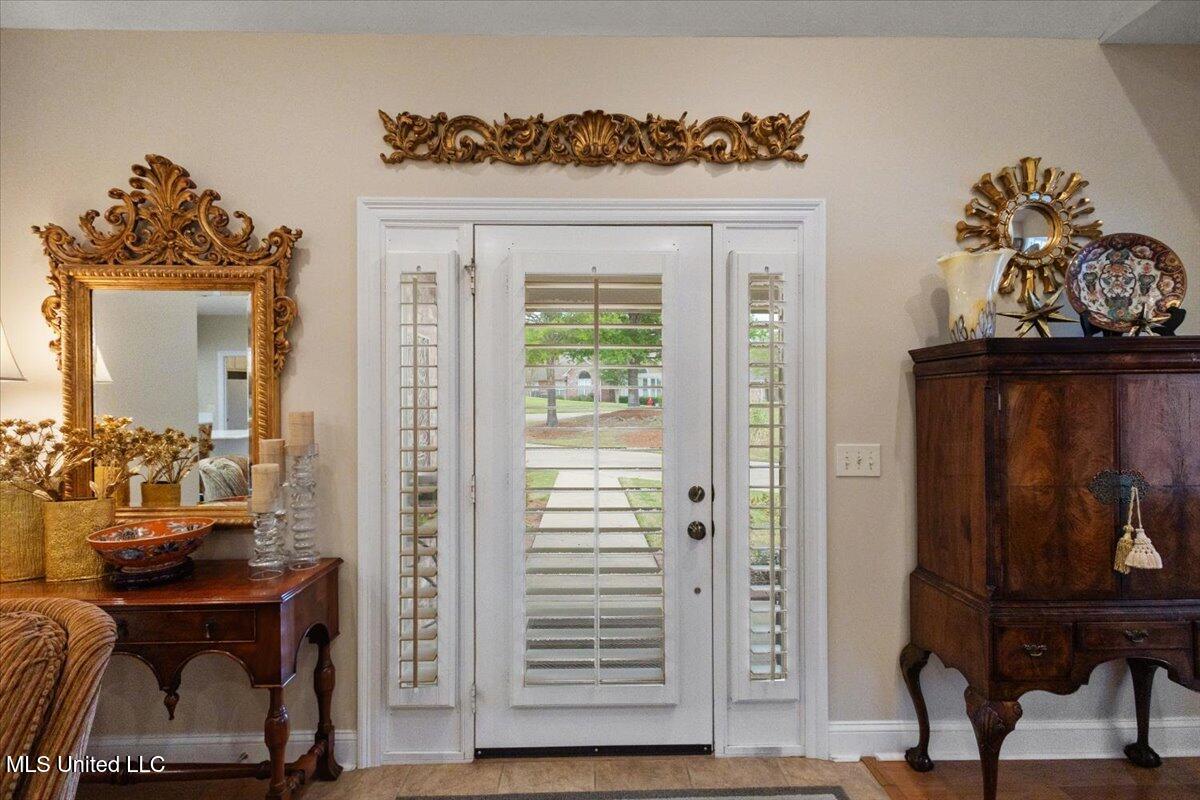 430 Independence Boulevard Flowood, MS 39232 - Photo 7 of 33 Front door