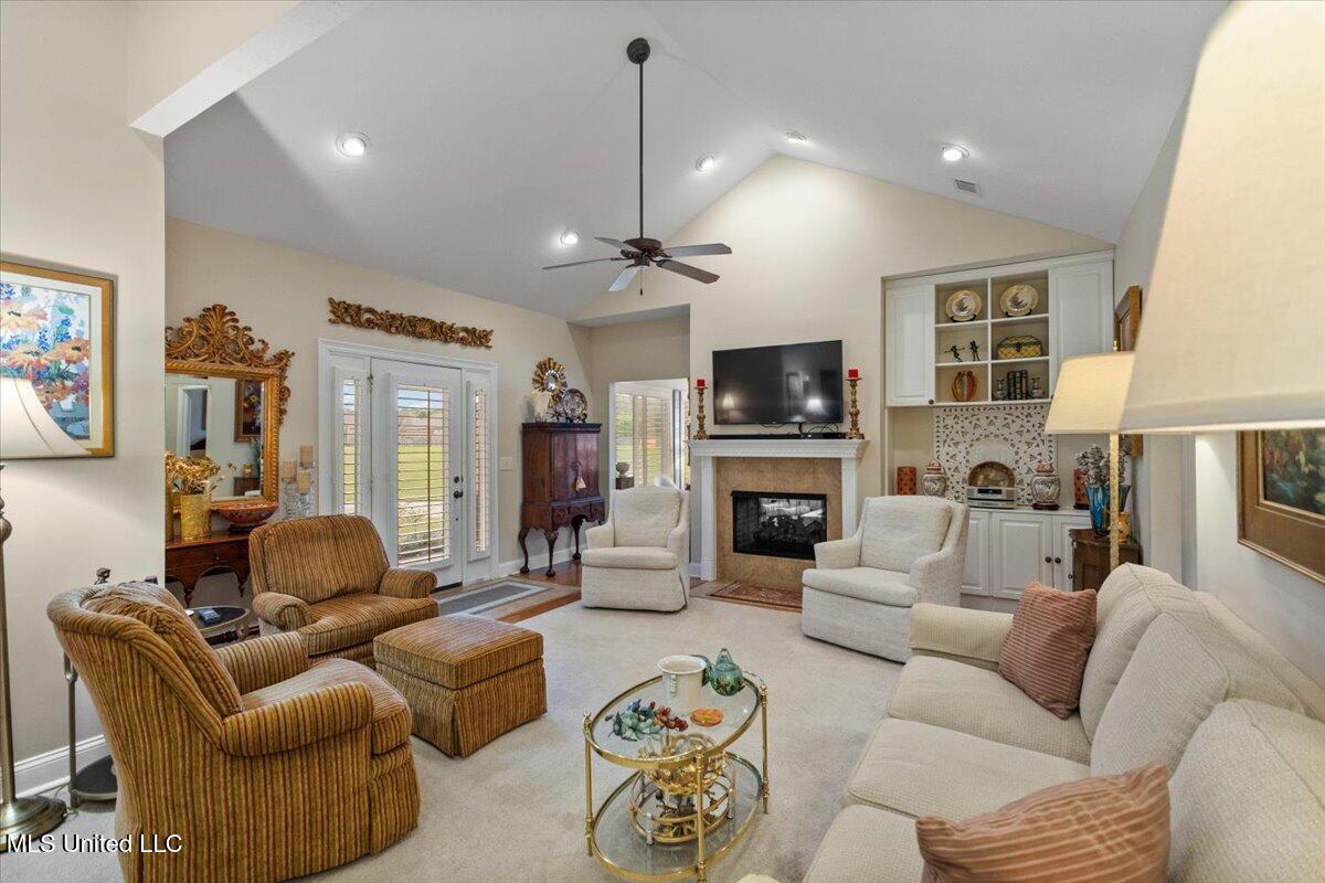 430 Independence Boulevard Flowood, MS 39232 - Photo 10 of 33 Living Room